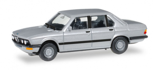 Herpa 038652 BMW 528i (E28) Limousine silbermet. 1:87 HO