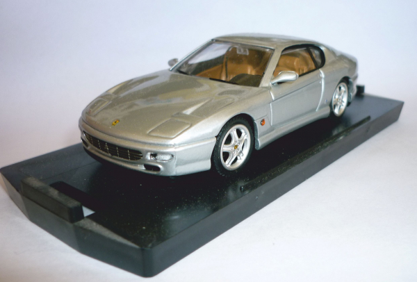 Bang 8014 Ferrari 456 GT Straßenversion silbermet. 1:43