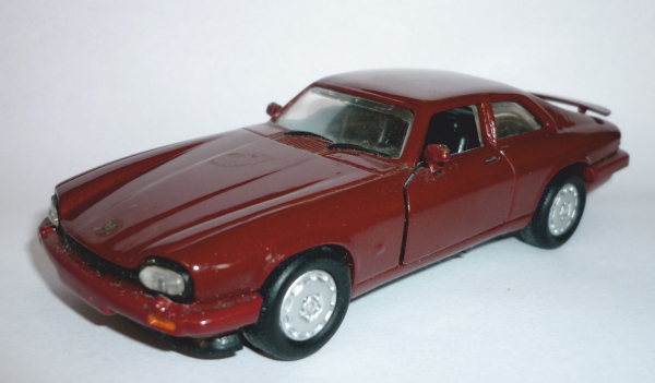 Detail Cars 133 Jaguar XJ-R Coupe weinrot 1:43