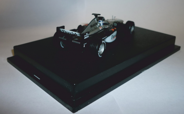 Mattel Hot Wheels Racing 26751 McLaren Mercedes MP4-15 David Coulthard 2000 1:43