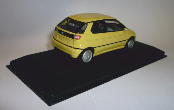 Minichamps 430023000 BMW E1 Studie gelb 1:43