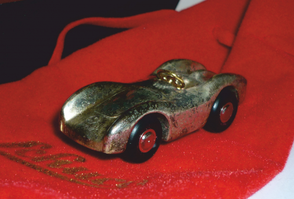 Schuco Piccolo 01182 Mercedes Stromlinie Rennwagen versilbert in Sonderkarton 1:90