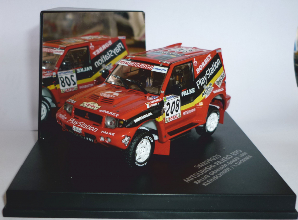 Skid SKM99025 Mitsubishi Pajero EVO Granada Dakar 1999 Kleinschmidt / Thorner 1:43