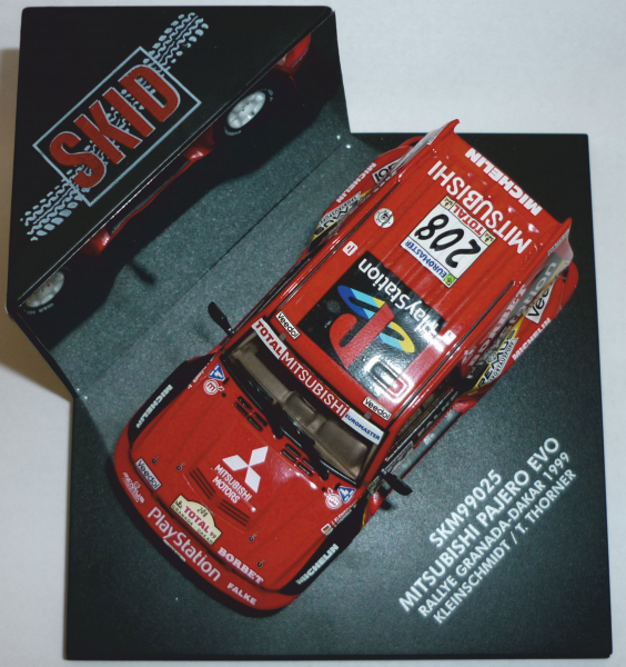 Skid SKM99025 Mitsubishi Pajero EVO Granada Dakar 1999 Kleinschmidt / Thorner 1:43