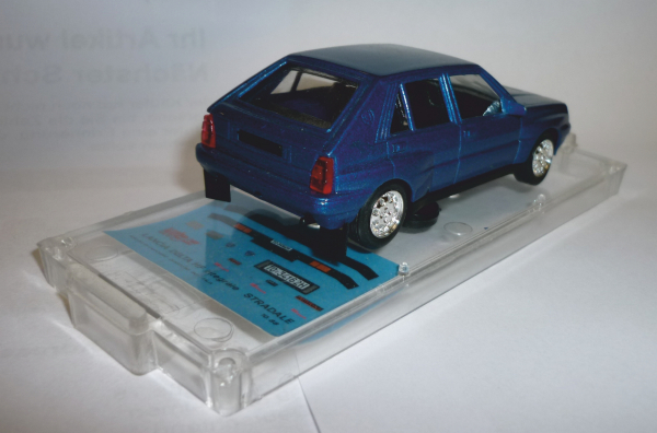 Vitesse Lancia Delta Integrale Straßenversion blaumet. 1:43