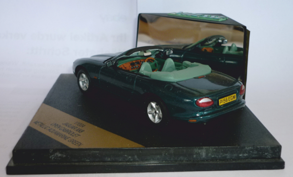 Vitesse V100A Jaguar XK8 Cabrio Rechtslenker grünmet. 1:43