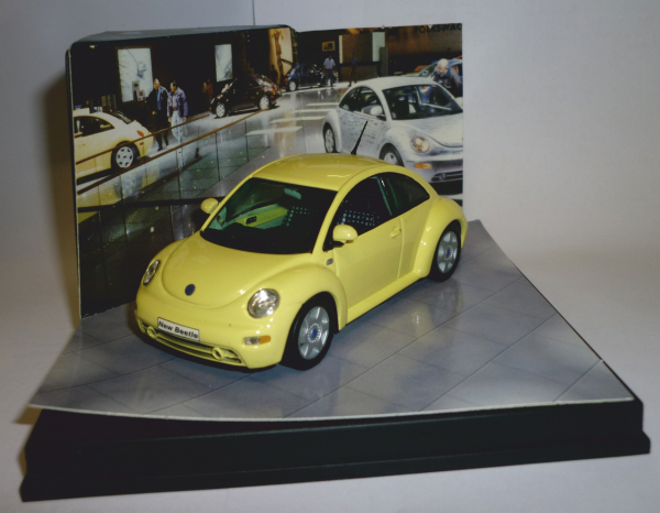 Vitesse VML024 Millenium Collection VW New Beetle gelb 1999 + Figurenset 1:43