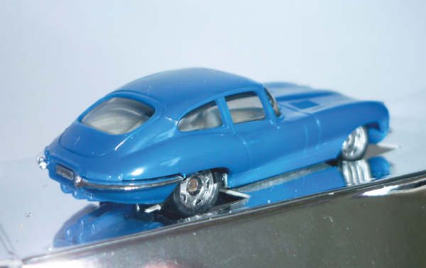 Monogram Mini Exacts 2040 Jaguar E-Type Coupe blau 1:87 Spur H0